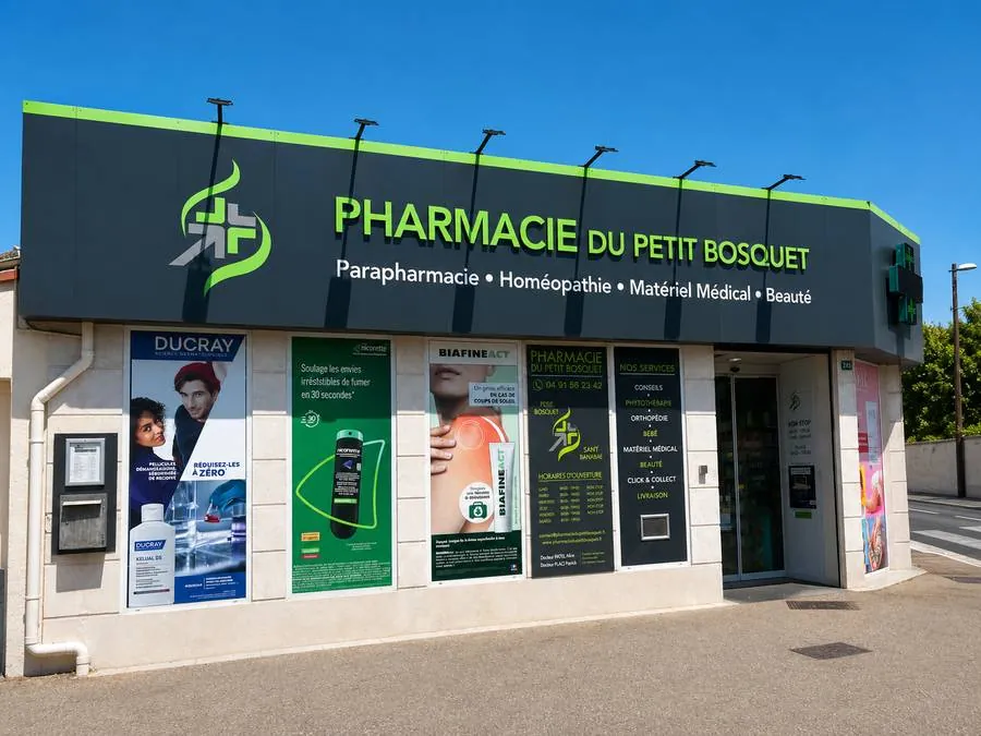 Pharmacie du Petit Bosquet, voisine du cabinet dentaire avenue de Montolivet